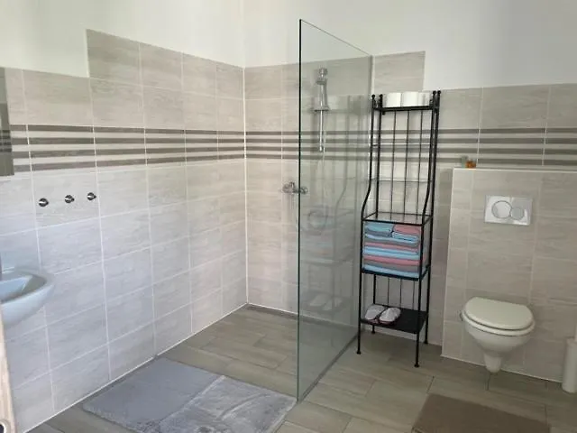 Apartmán * Nezdenice